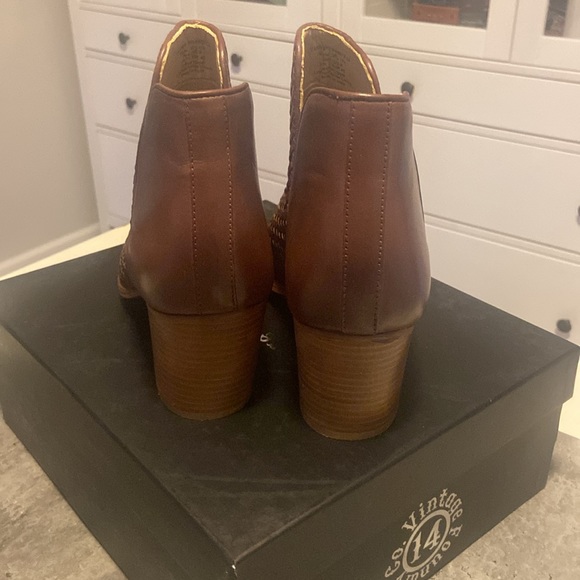 Vintage Foundry Company Leather Skylar Booties, Size 9, NIB - Picture 7 of 10